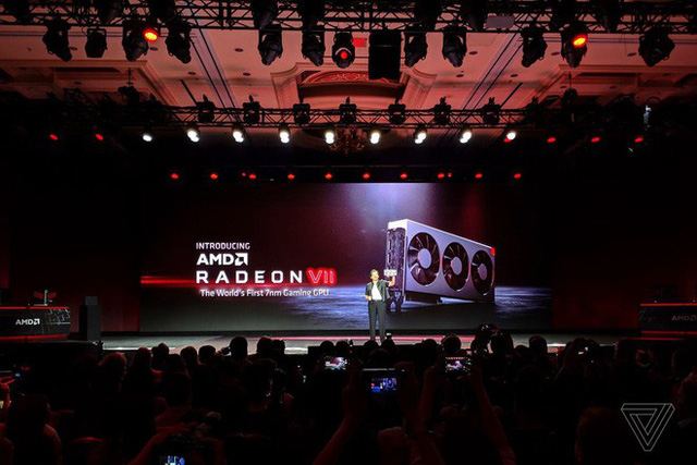 AMD ra mắt Radeon VII, card đồ họa 7nm đầu tiên trên thế giới - 01